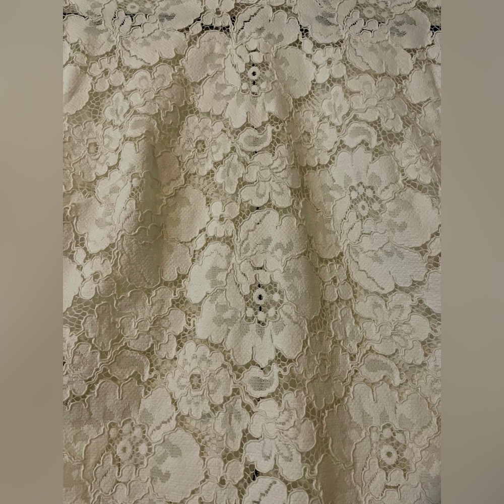 BCBG MaxAzria Lace Top - Picture 3 of 8